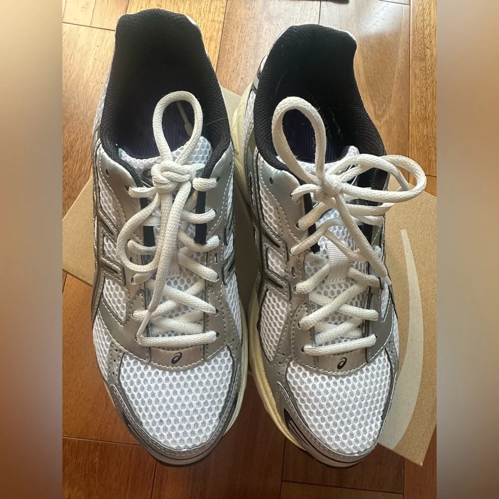 ASICS White/Clay Canyon Gel 1130 Athletic Sneakers -EUC - Picture 2 of 4